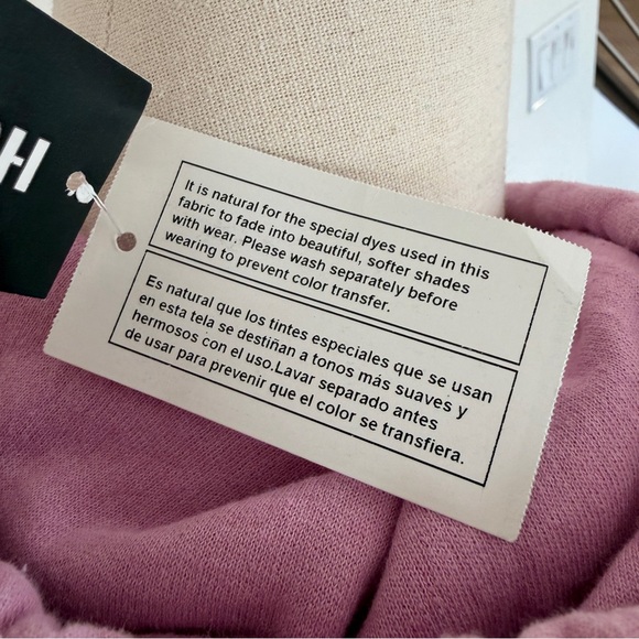 🎀 Hello Kitty x Nissin Cup Noodles Pink Pullover Hoodie Small - Picture 16 of 16